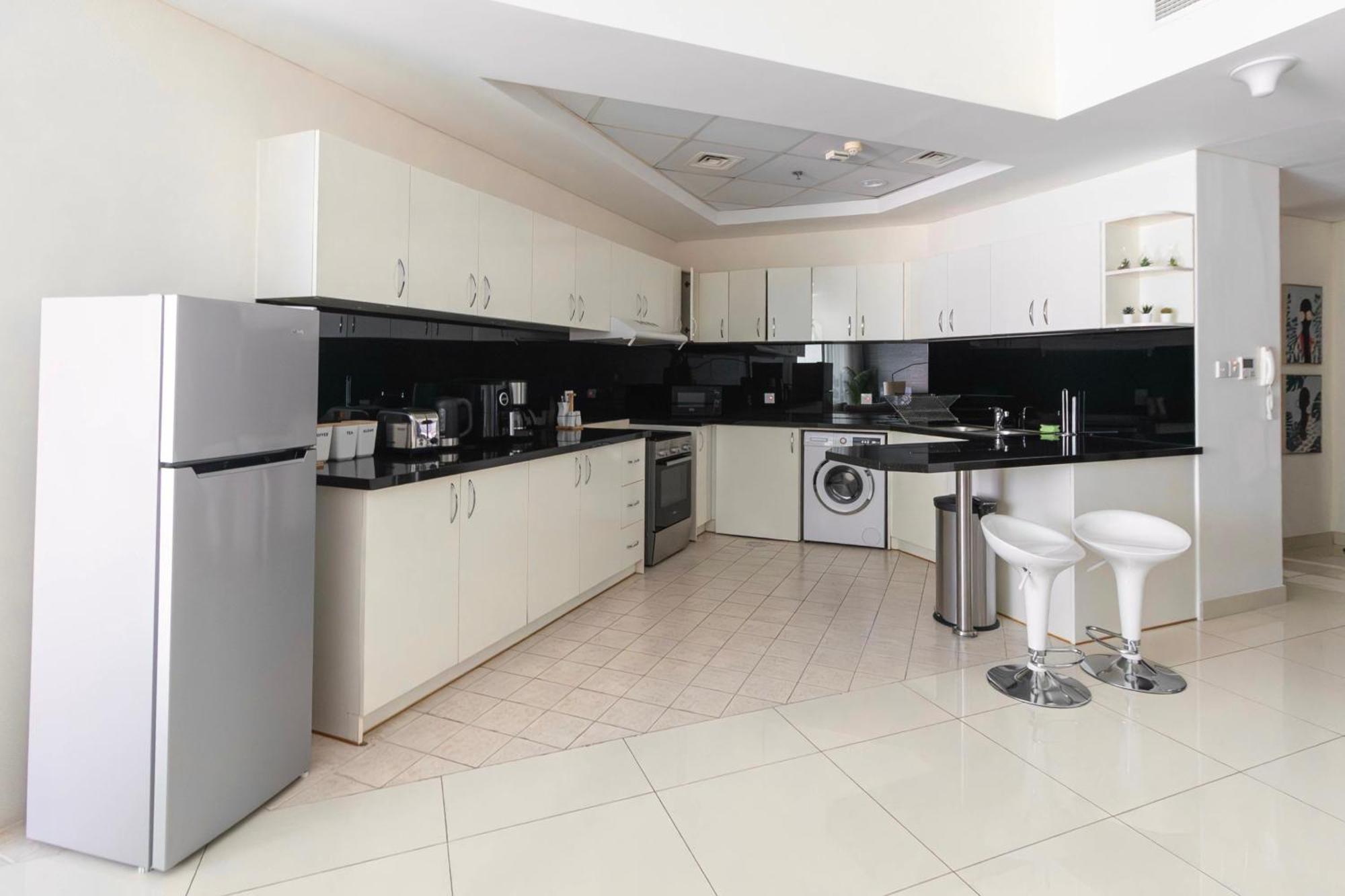Relaxing 2Br Haven In Dubai Marina Perfect Location & Amenities Apartment Ngoại thất bức ảnh